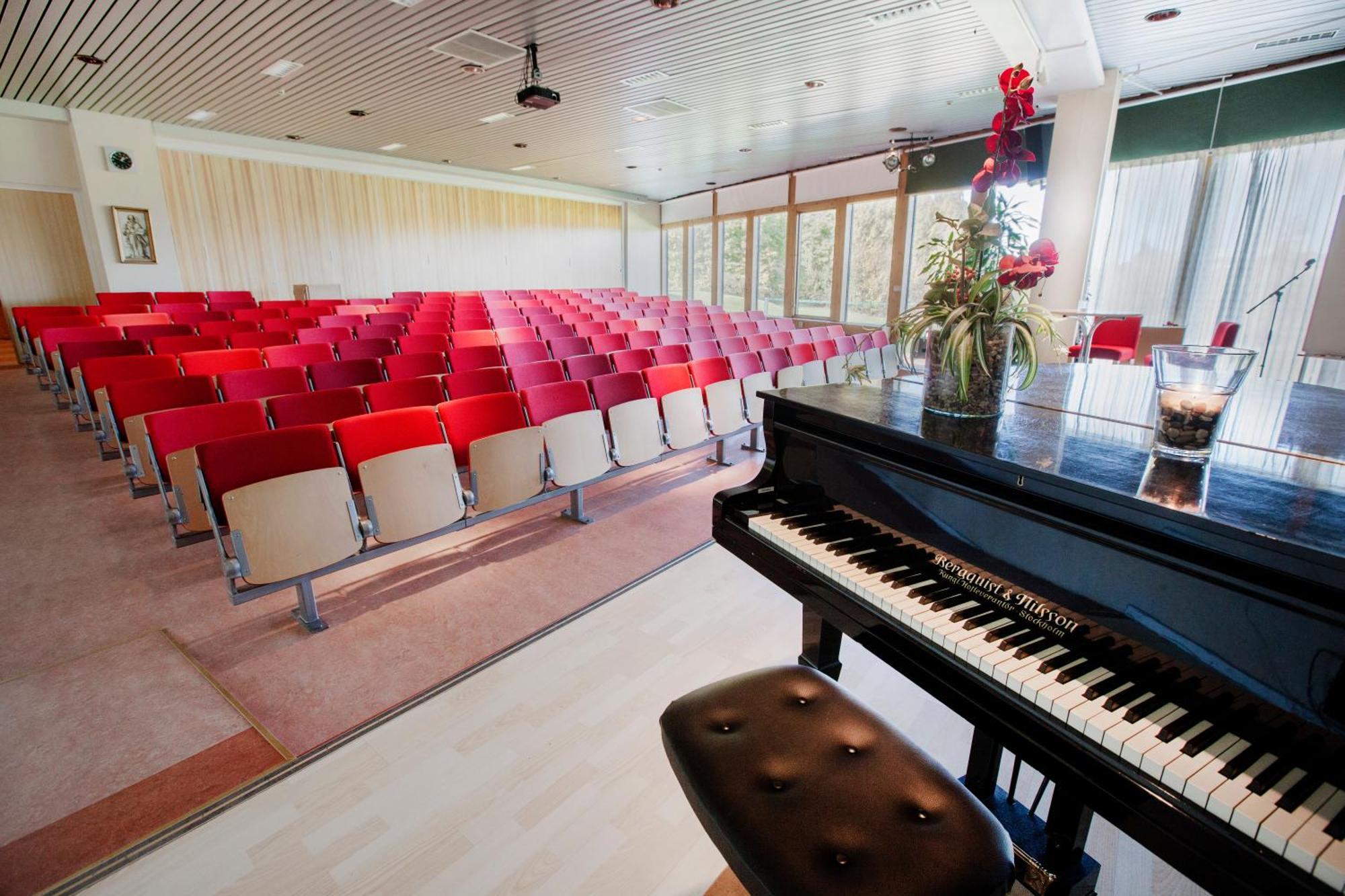 Karlskoga Folkhoegskola Vandrarhem Udden Exterior photo